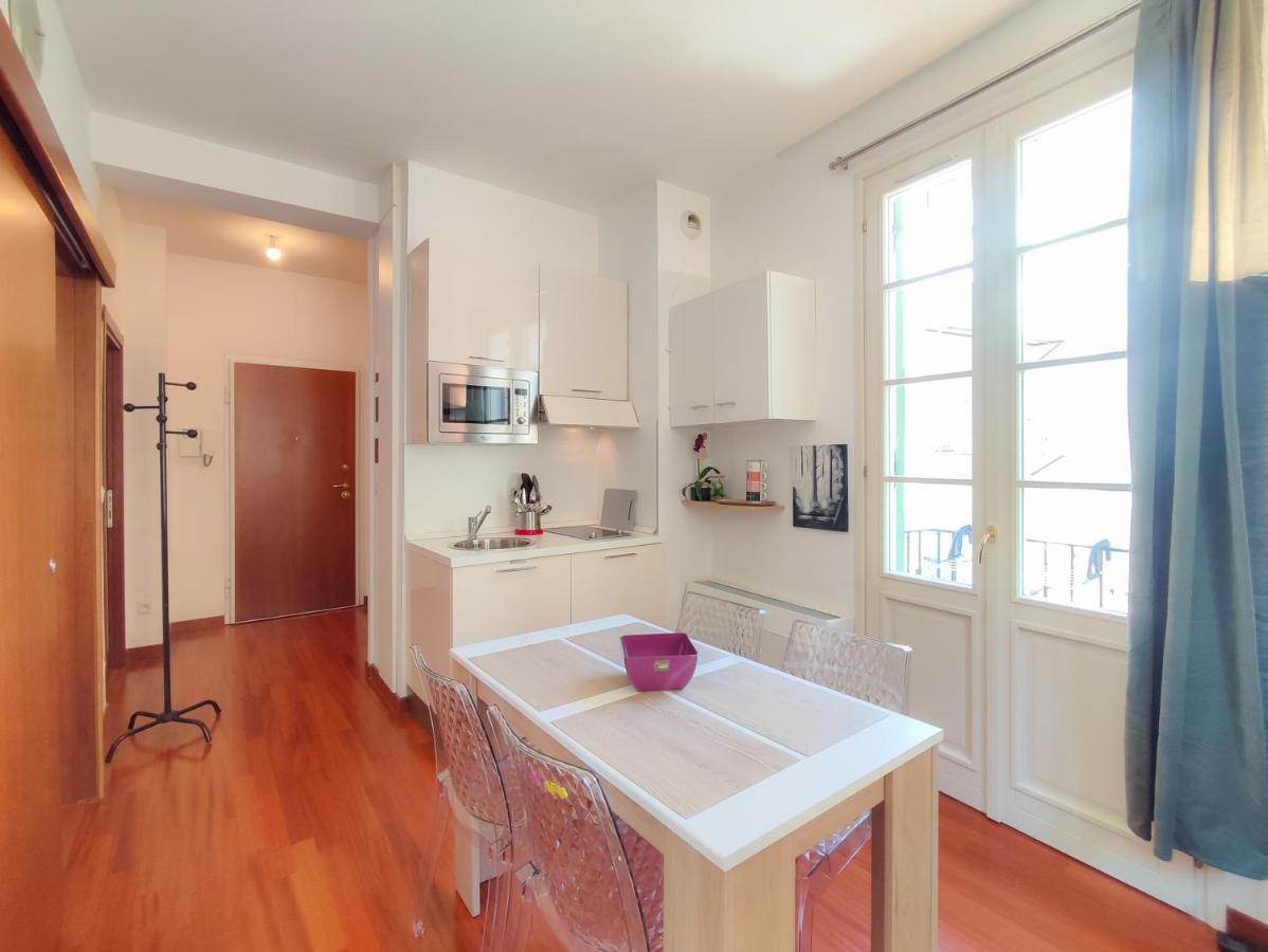 Apartamento Grimaldi Centrale 5 Pers Wi-Fi Ac Niza Exterior foto